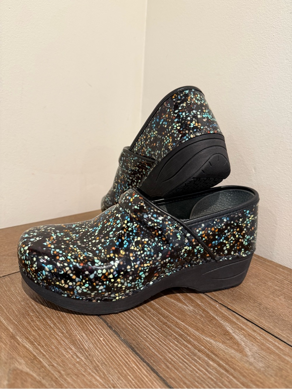 Dansko Women's XP 2.0 - Patent Color Pop Nursing Clogs Shoes Size 39 EUC